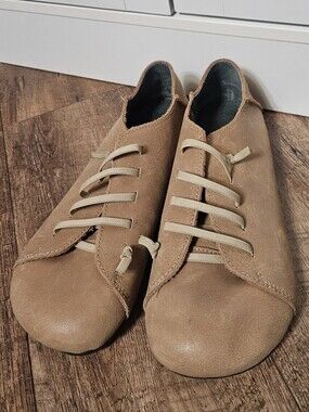 Women’s Beige Canvas Lace-Up Barefoot Minimalistic Sneaker Round Toe Casual